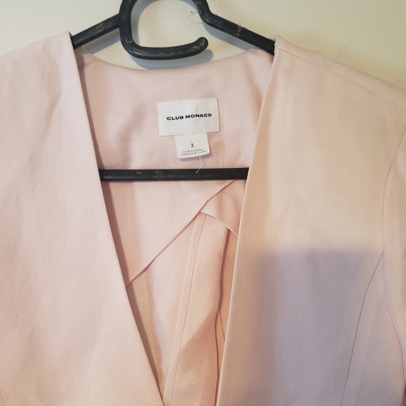 Club Monaco Open Back Cropped Blazer - Picture 9 of 10